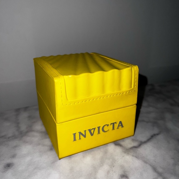 Invicta Gold Watch - Picture 4 of 4
